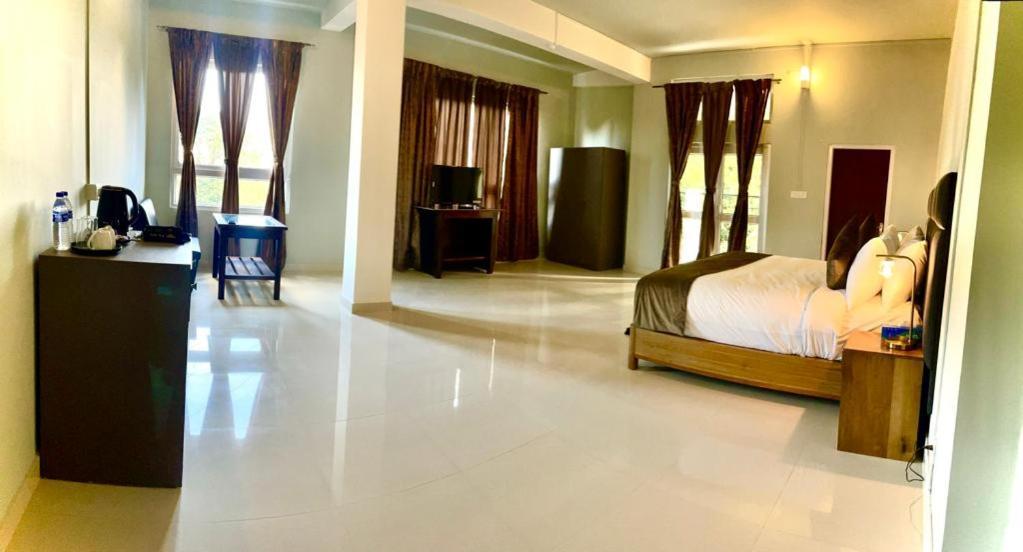 La Colline Resort Kohima Bagian luar foto