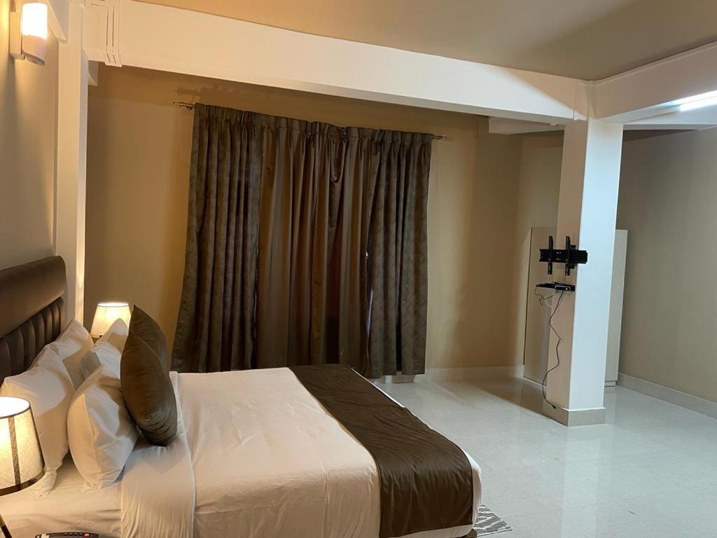 La Colline Resort Kohima Bagian luar foto