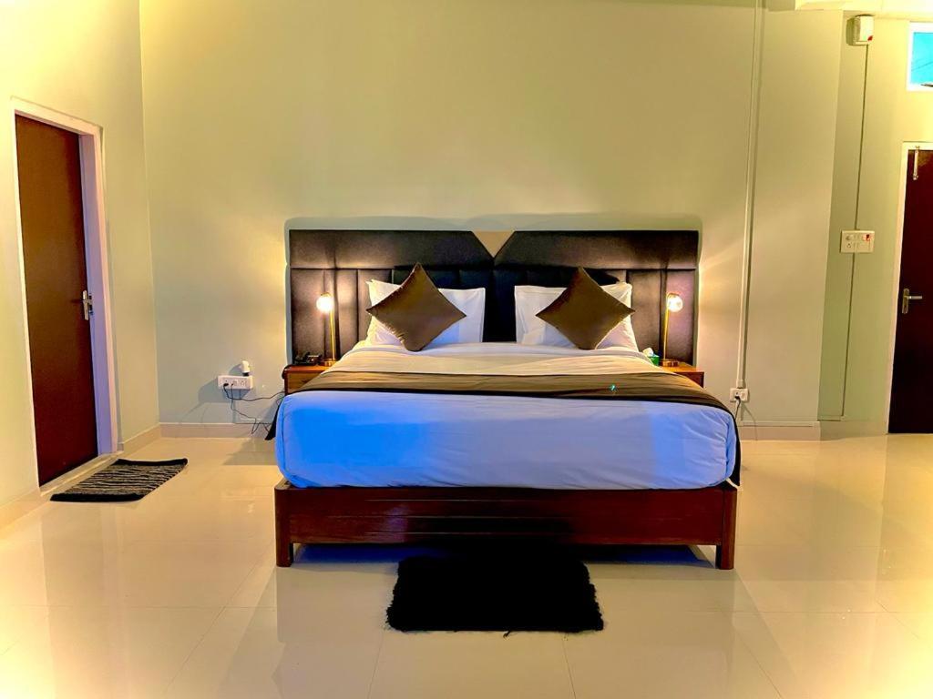 La Colline Resort Kohima Bagian luar foto